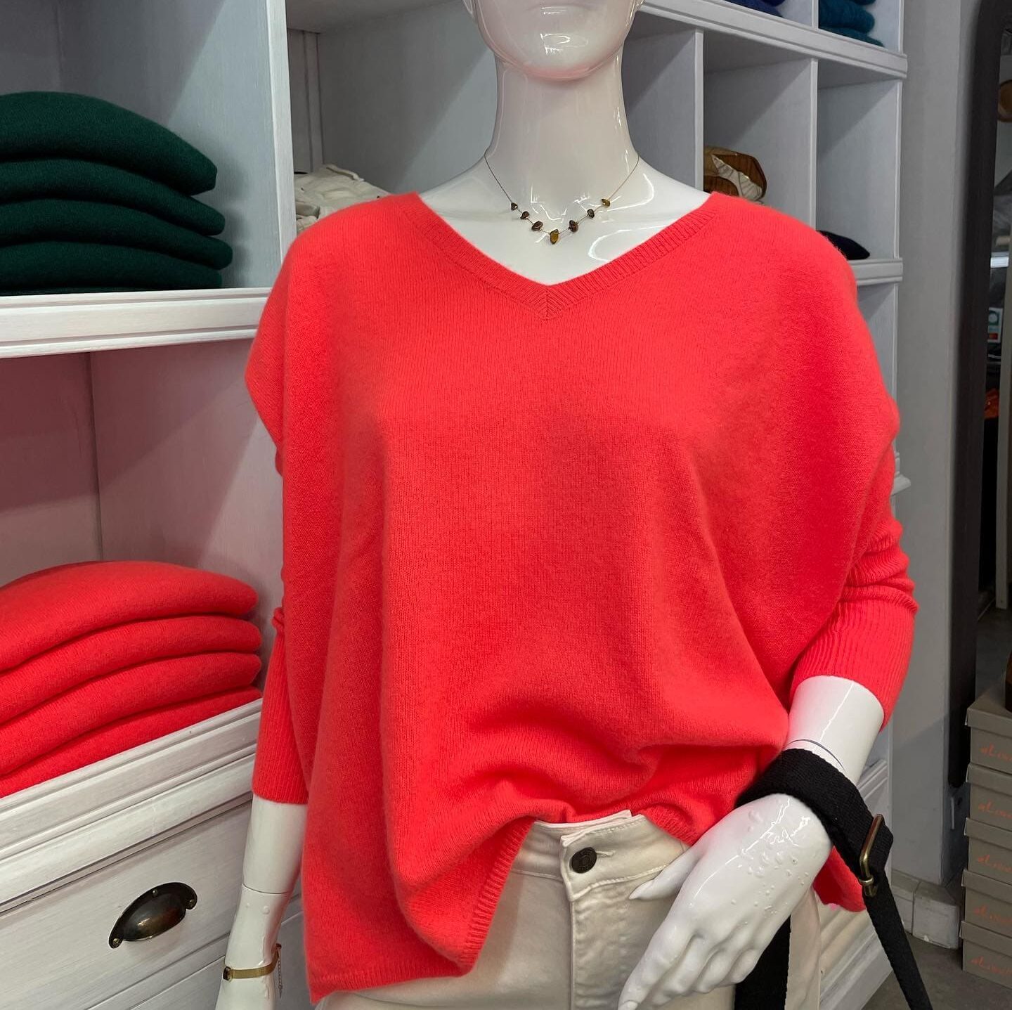 Boutique 7 Bis Histoire de Mode - Pont-Aven - Pull Cachemire Col V Corail