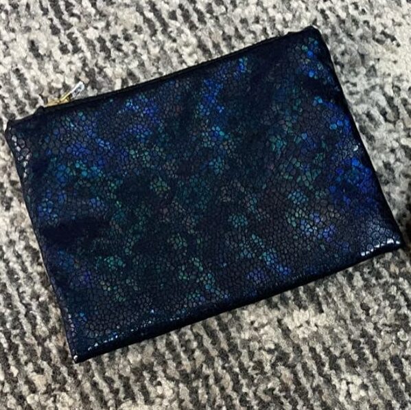 Boutique 7 Bis Histoire de Mode - Pont-Aven - Pochette Brillante