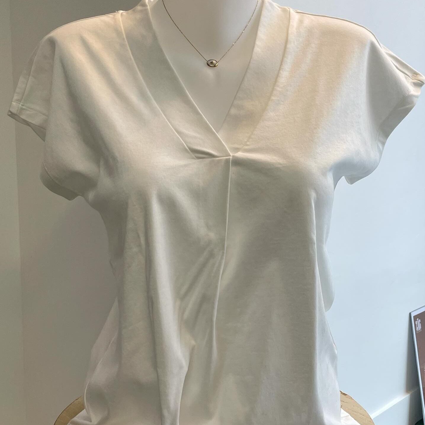 Boutique 7 Bis Histoire de Mode - Pont-Aven - Tee-shirt Blanc Col V