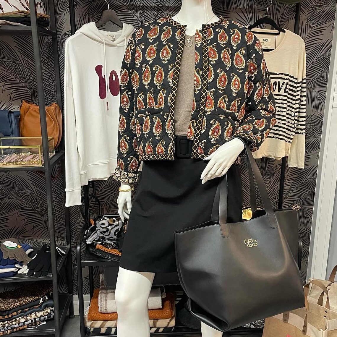 Boutique 7 Bis Histoire de Mode - Pont-Aven - Jupe Noire Courte