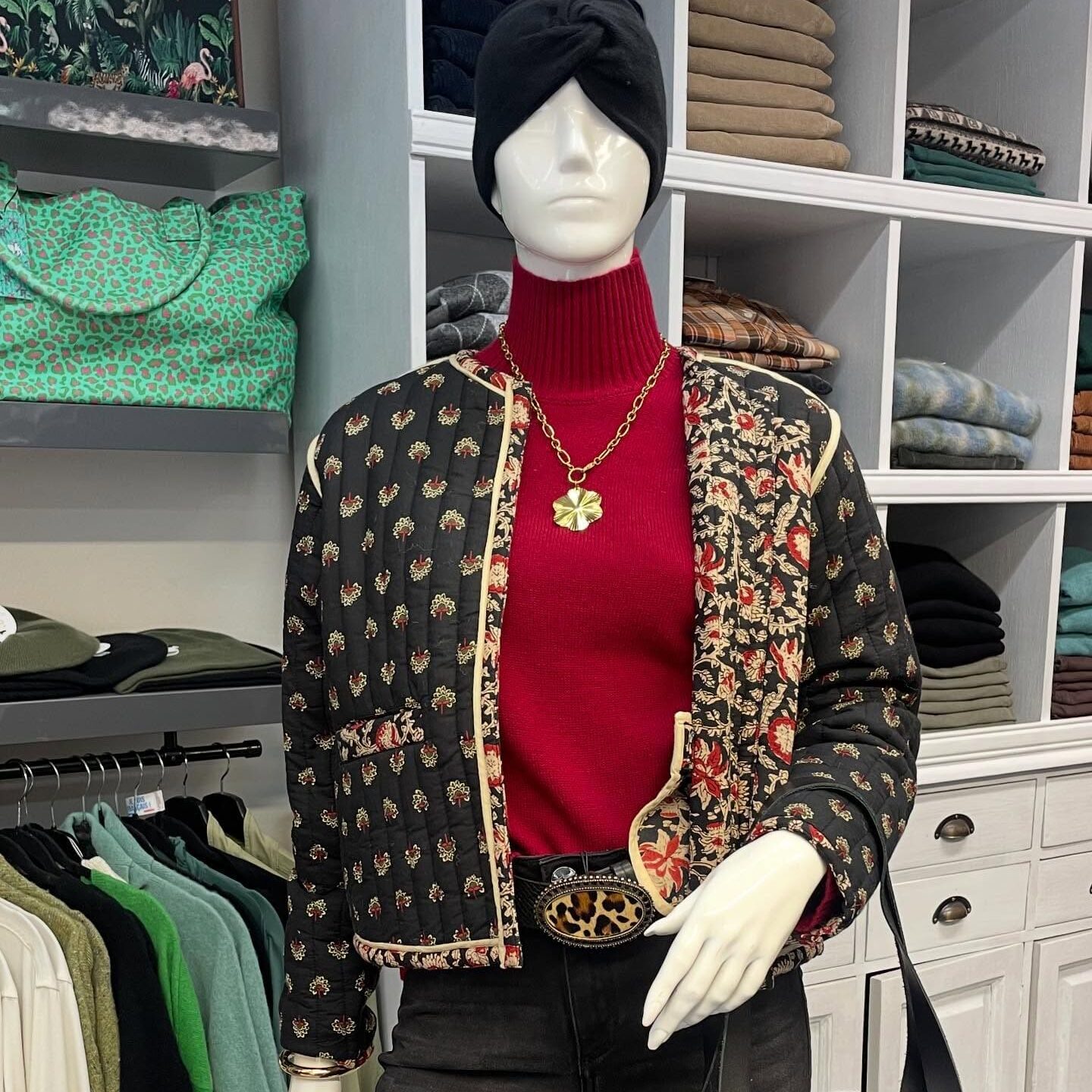 Boutique 7 Bis Histoire de Mode - Pont-Aven - Veste Noire Viventi