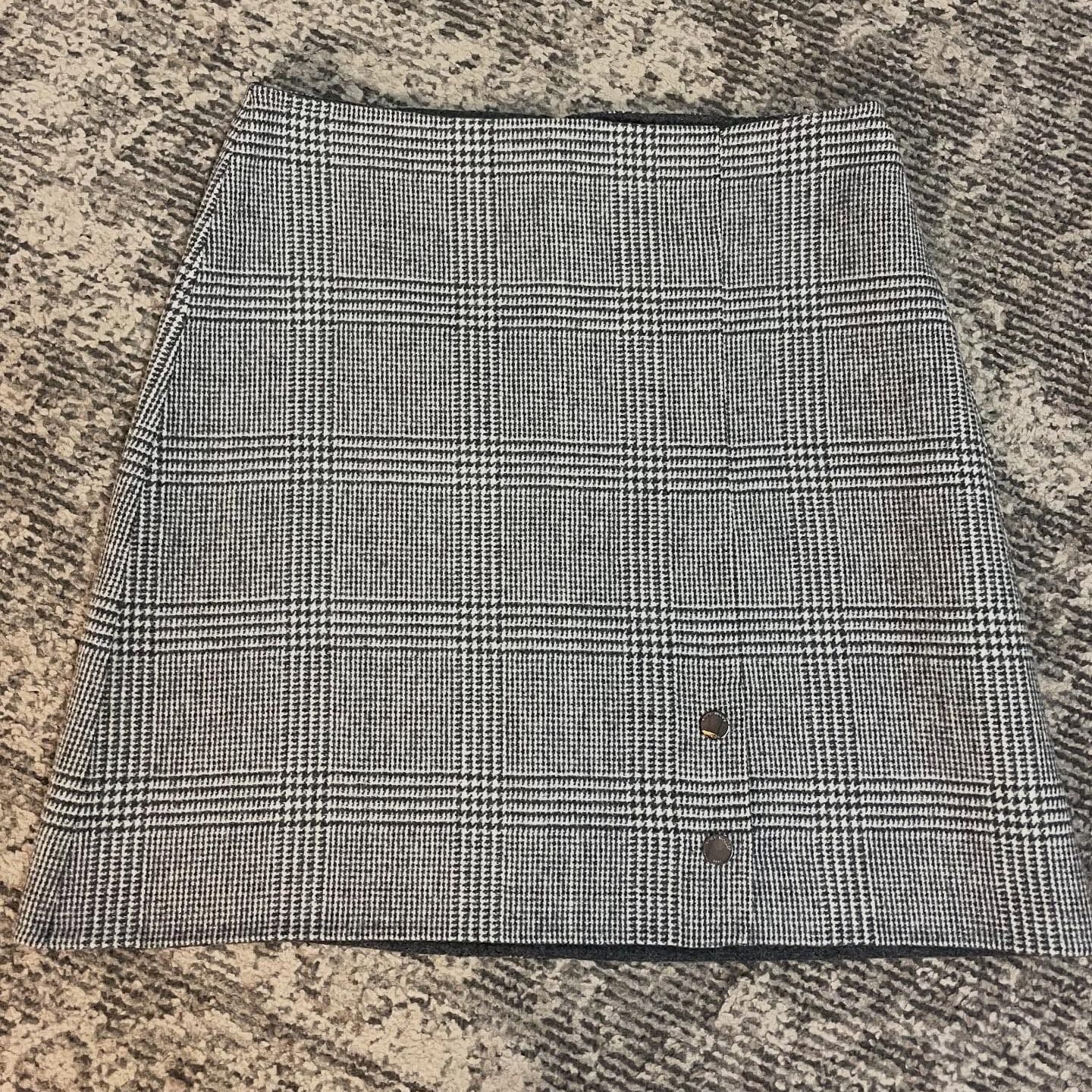 Boutique 7 Bis Histoire de Mode - Pont-Aven - Jupe Gris Courte